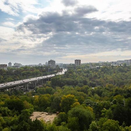 Apartament In Zona Centrala Si Parc Chisinau Eksteriør bilde